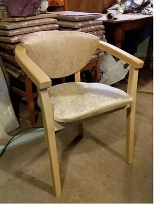 ➤Ціна 3 298 грн UAH Купити Дизайнерський стілець з підлокітниками дерев'яний Герхард натуральний бук, сидіння беж➤Бежевий ➤Стілець із підлокітниками➤Еко➤85.5ST фото