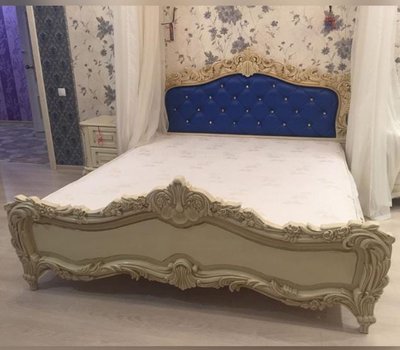 ➤Ціна  UAH Купити Ліжко двоспальне 180х200 з різьбленими деталями узголів'я з тканинним декором колір синій➤Слонова кістка ➤Ліжко двоспальне➤Nalp➤1014PLN фото