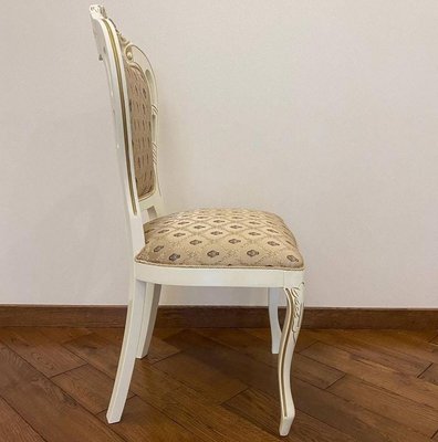 ➤Ціна 10 050 грн UAH Купити Дерев'яний стілець на фігурних ніжках 47x48x100 лак слонова кістка з патиною➤Слонова кістка ➤Стільці дерев'яні ➤Nalp➤498PLN фото