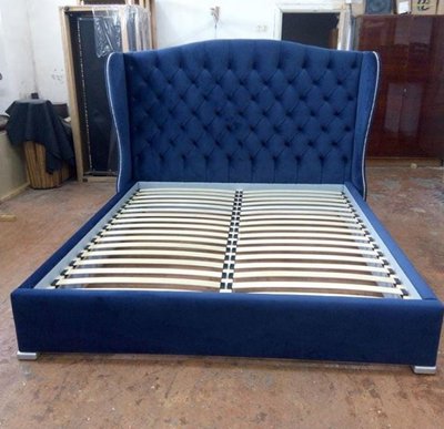 ➤Цена  UAH Купить Двуспальная кровать из натурального дерева декорированная тканью тканью цвет синий ➤Синий ➤Кровать двуспальная➤Nalp➤1025PLN фото