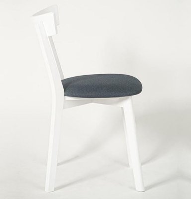 ➤Ціна 3 270 грн UAH Купити Обідній стілець класичний твердий 48x52x81 дерев'яне м'яке сидіння лак білий➤Білий ➤Стільці з м'яким сидінням та твердою спинкою➤Nalp➤897PLN фото