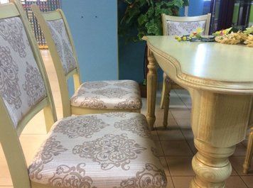 ➤Ціна 11 547 грн UAH Купити Стіл на кухню розкладний 85х140+40 з різьбленням на ніжках слонова кістка патина➤Слонова кістка ➤Стіл обідній➤Kit➤101PLR фото
