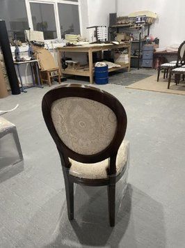 ➤Ціна 12 780 грн UAH Купити Стілець банкетний з круглою спинкою 48x50x100 корпус дерево з різьбленим малюнком колір горіх var 2➤горіх лісовий ➤Стільці дерев'яні ➤Nalp➤569PLN фото